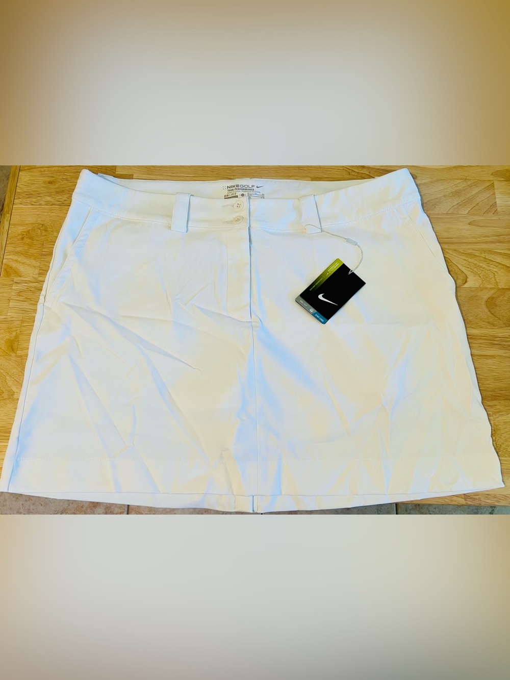 Nike Golf Women’s White Dri-FIT Performance Skort. Size 16 NWT